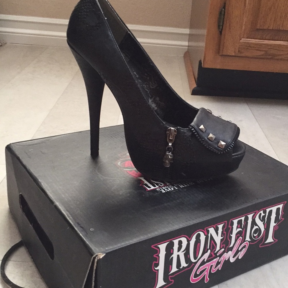Iron Fist Girls Ruff Rider Platform Size 9